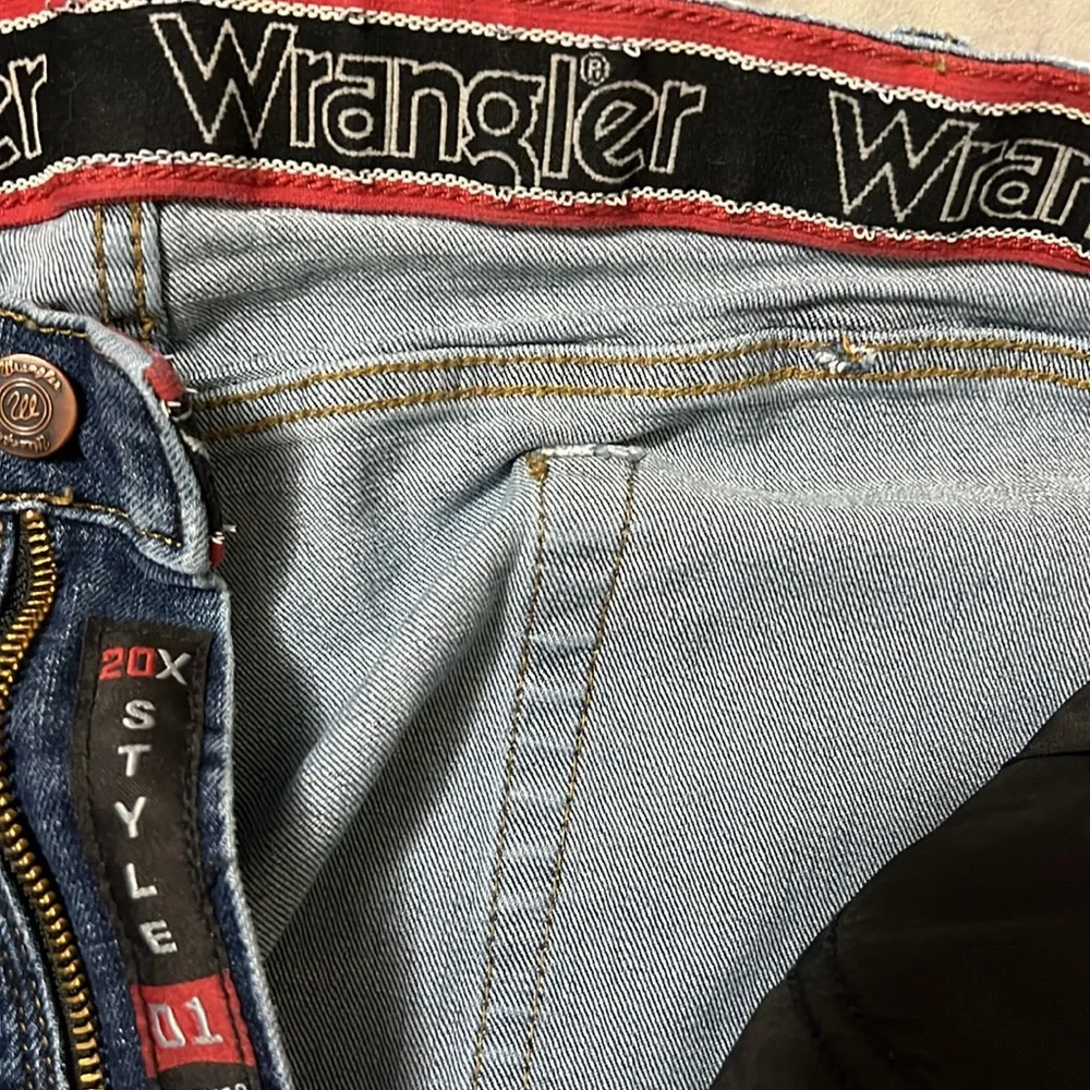 Wrangler 20X Jeans 38X34 Jeans relaxed fit
Men’s jeans good work jeans EUC - Picture 5 of 12
